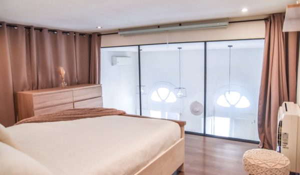 Bedroom area - completly shaded by courtains