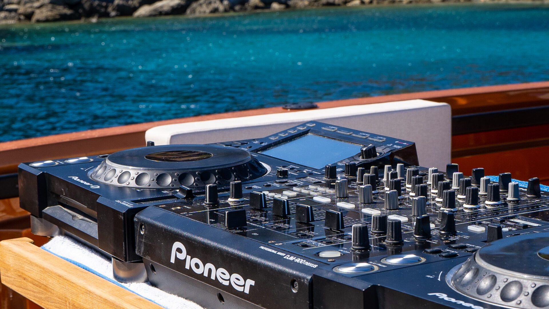 dj