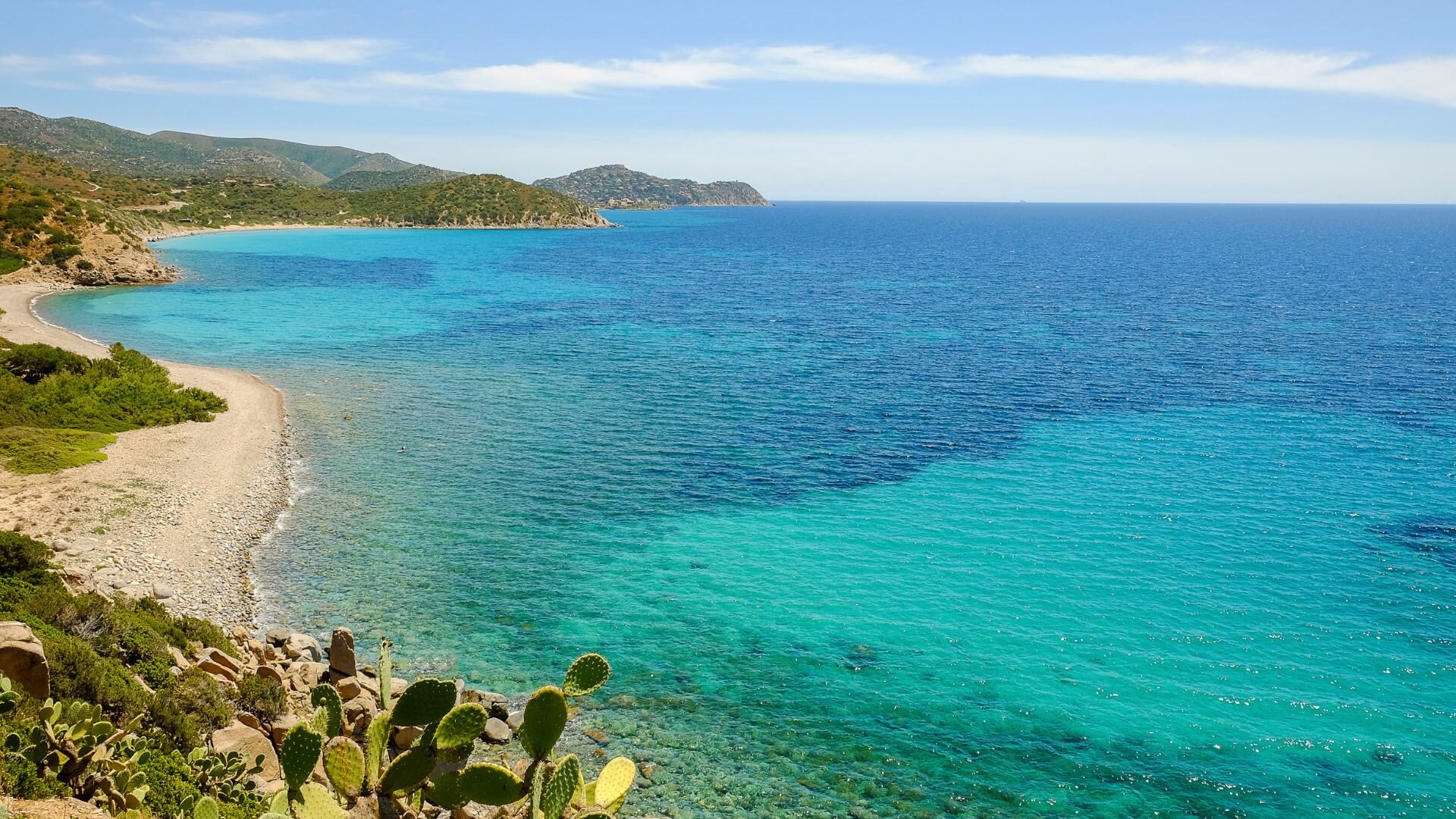 La Spiaggia di Is Canaleddus da una vista panoramica